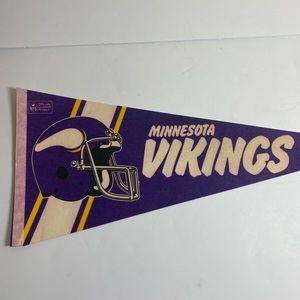 Vintage NFL 80s Minnesota Vikings Pennant